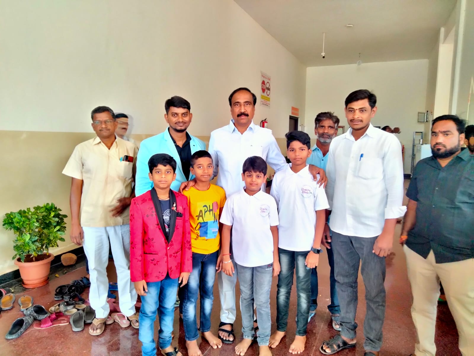 Memory Training for Parents by Dr. Venkatesh Palakula 41 Memory trainer Venkatesh Palakula teaching brain development techniques